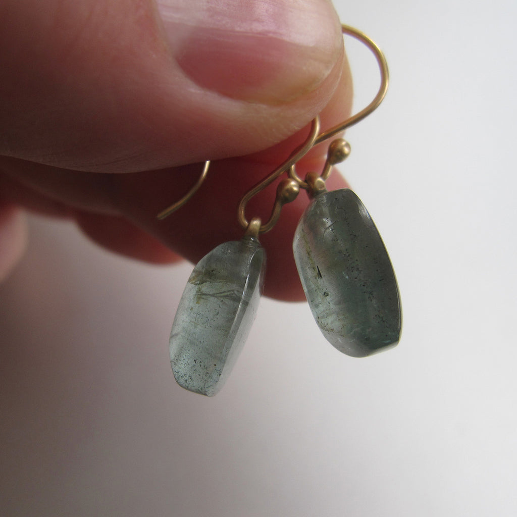 moss aquamarine sugarloaf drops solid 14k gold earrings5