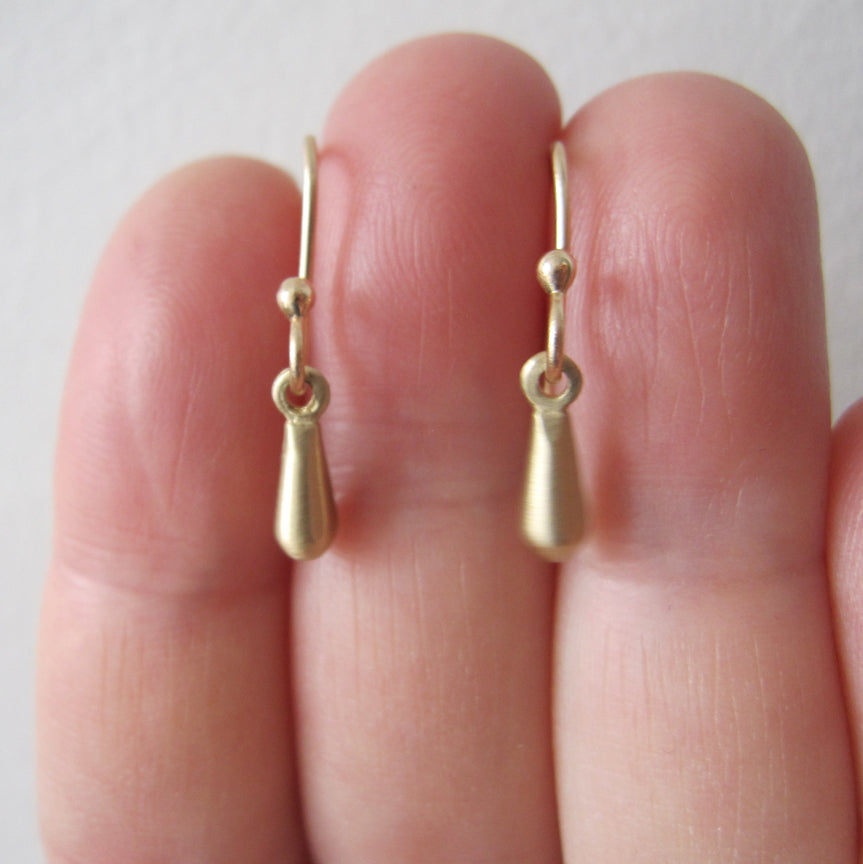 elongated gold drop earrings solid 14k gold earrings5
