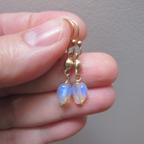 welo opal pebble drops solid 14k gold droplet link earrings